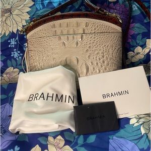 Brahmin crossbody bag. Used few times. No scratches or damage.